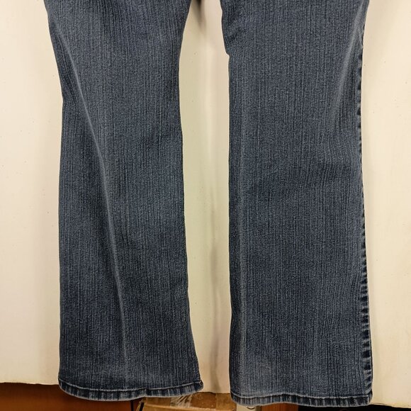 Liz Claiborne Classic Fit Bootcut Leg Jeans Size 14 36x30 Blue - Picture 10 of 11